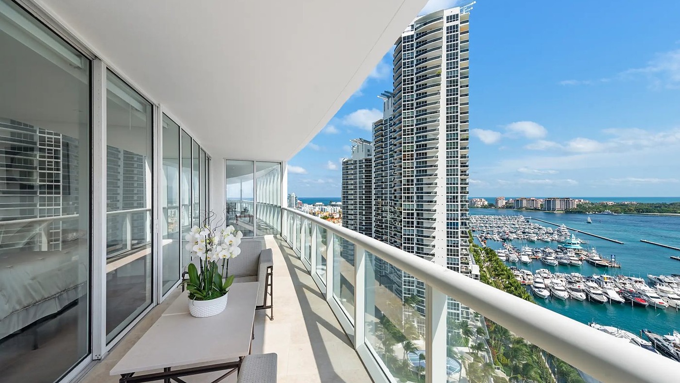 A marina-view terrace on Miami Beach
